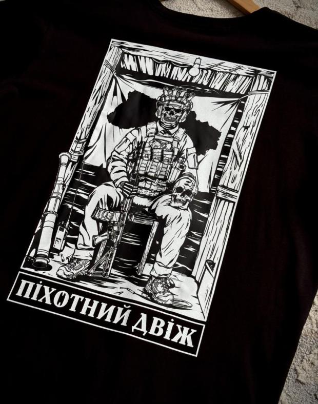 Футболка чоловіча чорна оверсайз з принтом Піхотний двіж, бавовна з поліестером