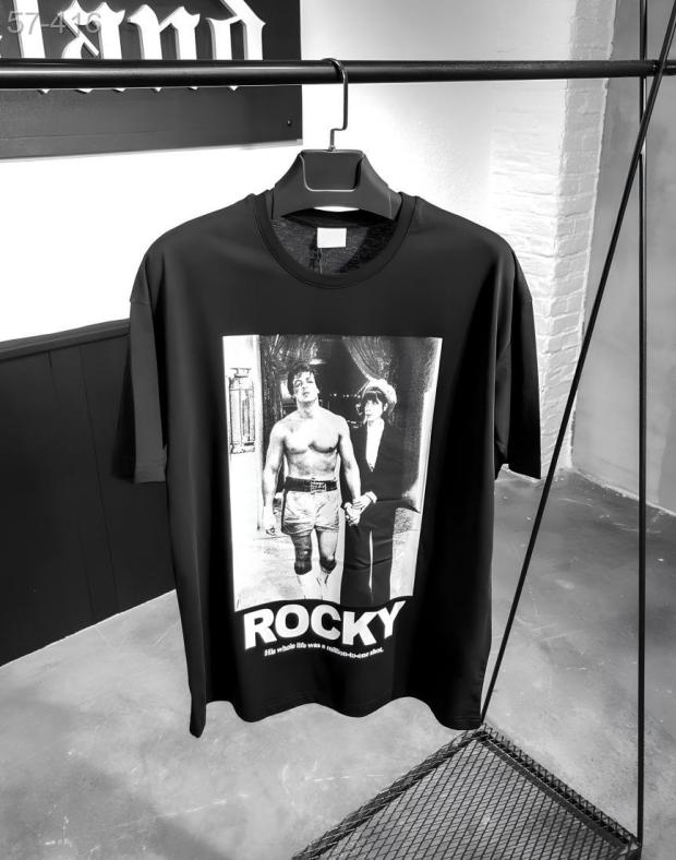Чёрная мужская футболка оверсайз с принтом Rocky, 100% хлопок - Фото 2