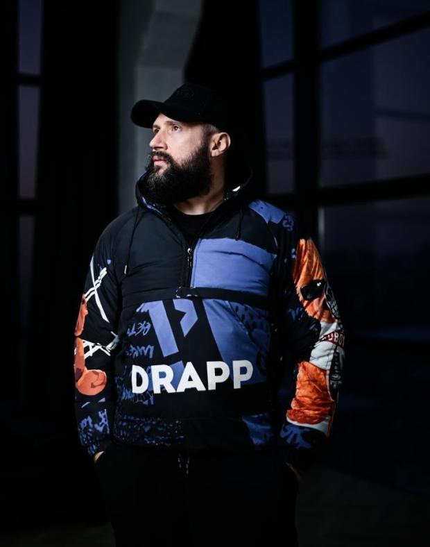 Анорак чоловічий чорний з абстрактним принтом утеплений DRAPP
