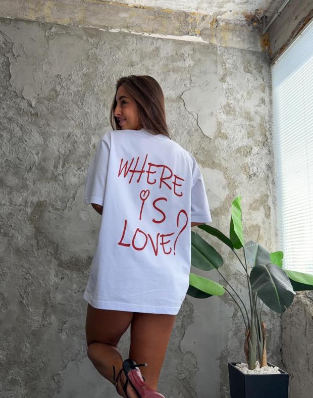 Футболка жіноча біла оверсайз з ДТФ-принтом WHERE IS LOVE, бавовна з поліестером