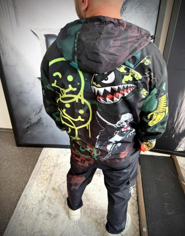 Спортивний костюм чоловічий комбінований з яскравим принтом street art, плащова тканина, демісезон - Фото 3